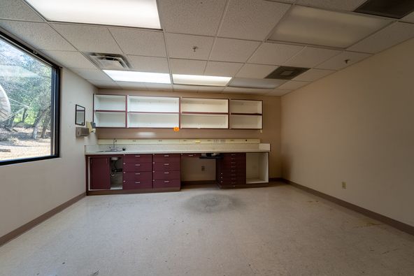 Veterans Affairs Outpatient Clinic: 351 Hartnell Ave, Redding, CA 96002